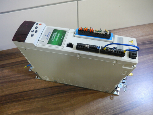 3098-0087 EMERSON SERVO DRIVE 9.9AMP 3FASE 380-480V 50/60HZ el motor de la máquina es el motor de la máquina