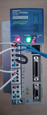 Conductor servo 5.5amp de la CA de Omron R7D-AP04H 1 salida 50/60hz de la fase 200-230vac