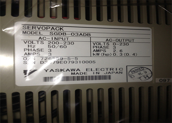 Yaskawa SGDB-03ADG AC SERVO AMPLIFICADOR 200-230V 3A 0.3KW 3 FASE