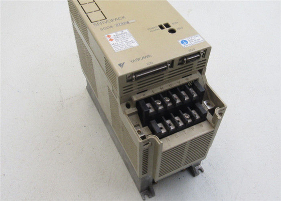 Yaskawa SGDB-07ADM AC SERVO AMPLIFICADOR 200V 0.7KW Control de posición de velocidad de par