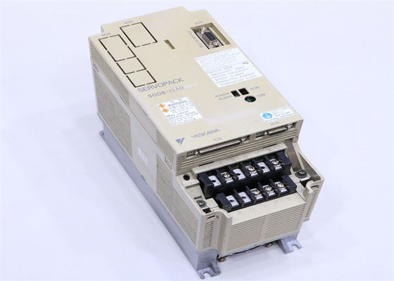 Yaskawa SGDB-15AD AC SERVO AMPLIFICADOR 200-230V 8A 0.85KW Control de posición trifásico