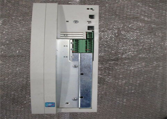 Lenze EVF8244-E SERVO DRIVE INVERSOR DE FRECUENCIA 3 FASES 0-480 VAC 50/60 HZ
