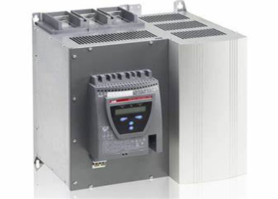 El control lógico programable (PLC) de la serie 90-30 de GE FANUC IC693CHS399