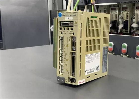 Yaskawa Nuevo Sgdm-04ac-Sd2b Ac Servo Drives 200w En la caja original