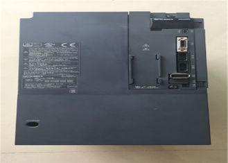 El servo industrial de MR-J3-700B 50/60HZ conduce 10.5AMP 200-230V con garantía de 2 años