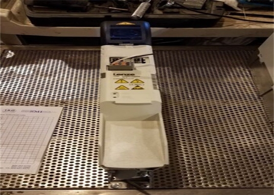 Lenze E70ACPSE0304S FUENTE DE ALIMENTACION SALIDA 2 FASE 30 AMP 565/675 VDC 10.3 KW