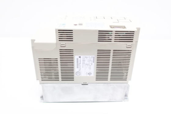 Yaskawa SGDB-15ADG AC SERVO AMPLIFICADOR 200-230V 10A 1.3KW Control de posición
