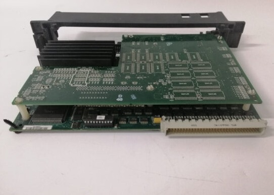 Módulo de E/S GE Fanuc IC697CPX935 96 MHz 32 bits de punto flotante 1 Mbyte de memoria rápida