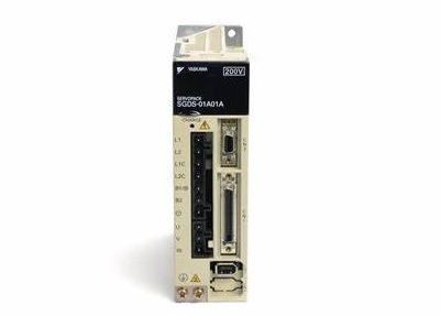 Yaskawa SGDS-01A01A Servopack Servo Drive Tensión de trabajo 200v Color marrón