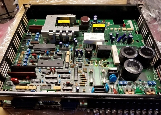 Yaskawa CACR-SR02-AD1-FR Nuevo equipo del servomotor 200V Voltado