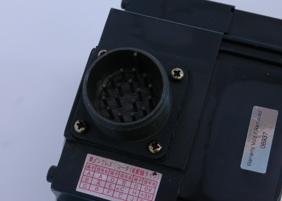 YASKAWA USAGED-09A210E Motores con servicio de CA 7.6A 0.85KW 1500 r/min