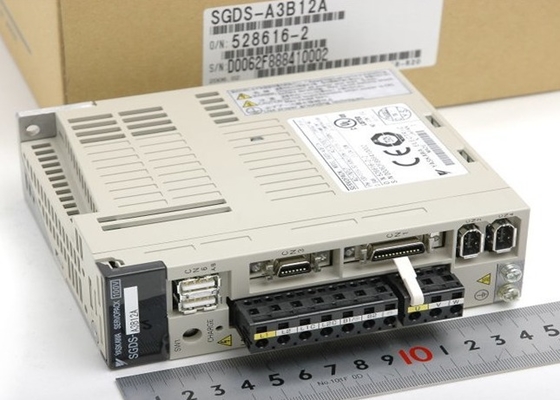 Yaskawa 0.03W Servo Drives SGDS-A3B12A Nuevo y original