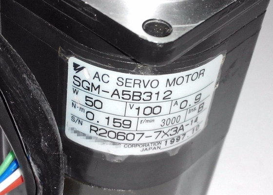 Codificador ampliado SERVO del MOTOR 0.9AMP 100V 50W 2048 P/R de YASKAWA SGM-A5B312