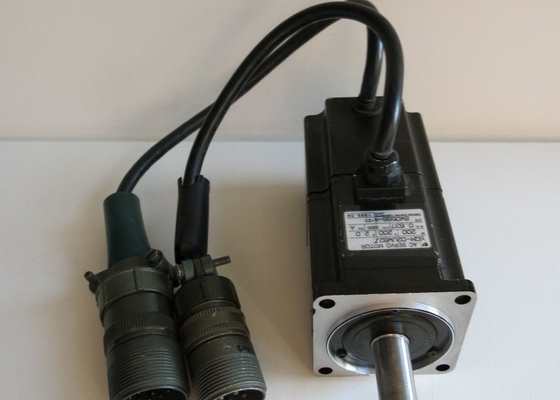 YASKAWA SGMPH-15A1A-Y11 MOTOR AC SERVO SIGMA II 1.5KW B/T AXIS SK45X El motor se encuentra en el centro de la ciudad.