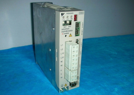 Regulador programable de la lógica del PLC de la impulsión serva 200-230V 100W de CACR-R90-S04VA YASKAWA