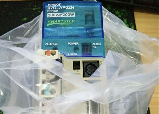 El conductor servo 2A 200V de Omron R7D-AP02H carga todo el método servo de Digitaces PWM basado en IGBT