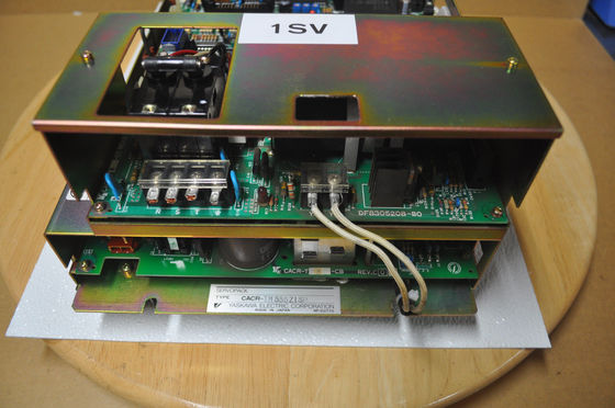 SERIE del REGULADOR CACR-SR del SERVOCONTROL SERVOPACK de Yaskawa CACR-TM555Z1SP