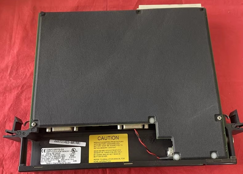 GE Fanuc IC697CGR772 Genius de espera caliente de doble bus CPU 486DX4 2K Discreto de entrada y salida 512K byte