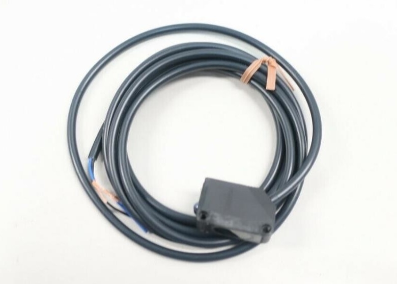 Omron E3Z-D62 LOS 02Z10M Photoelectric Switch Sensor 12 - 24 VDC 26,4 VDC 100 mA máximo de máximo