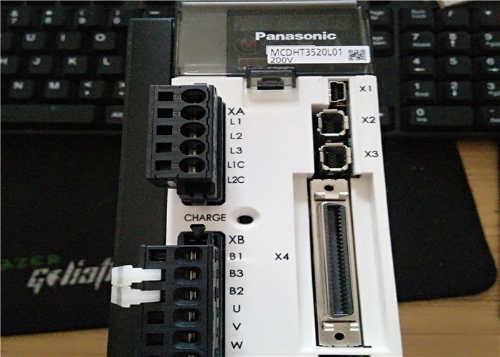 el conductor servo de 1PC Panasonic solo o 3 organiza el C-marco 200-240V con la seguridad MCDHT3520L01